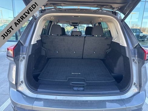 Certified 2025 Nissan Rogue SV image 13