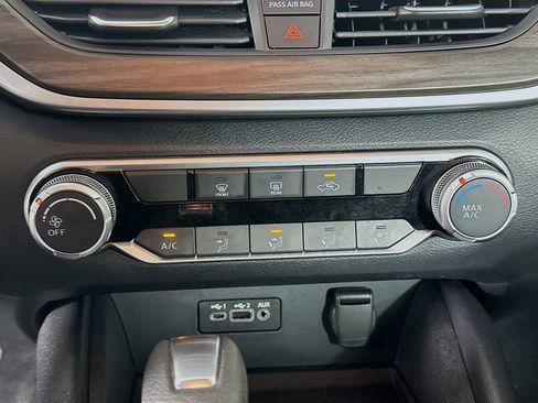 Used 2025 Nissan Altima 2.5 SV image 23