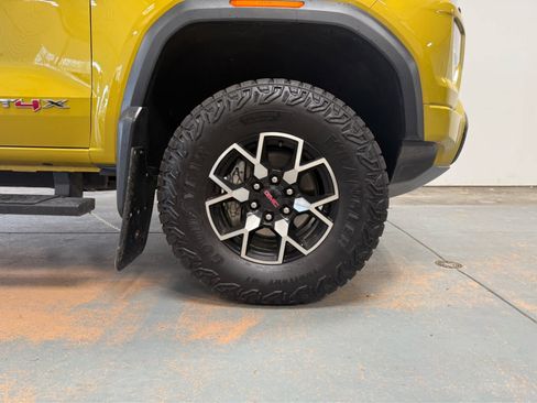 Used 2024 GMC Canyon AT4X AWD/4WD image 7