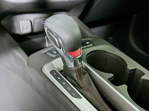 Used 2024 Chevrolet Trax RS w/ Sunroof Package image 20