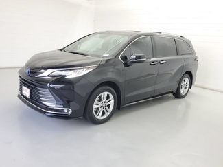Used 2025 Toyota Sienna Limited AWD/4WD video 1