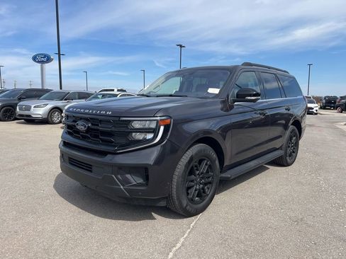 Used 2025 Ford Expedition Active image 7