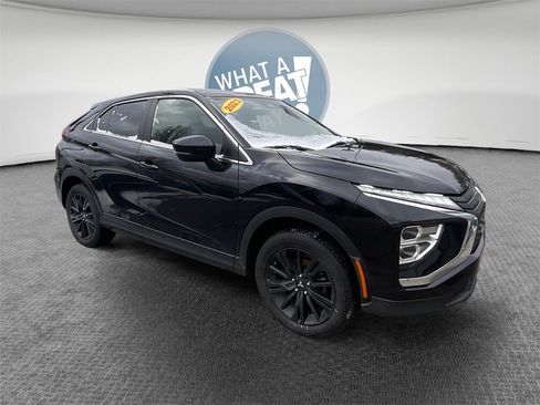 Used 2023 Mitsubishi Eclipse Cross LE image 1