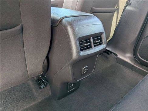 Used 2021 Chevrolet Equinox LT image 16