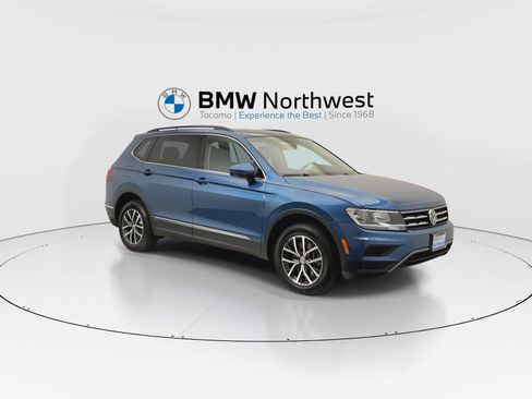 Used 2020 Volkswagen Tiguan SE w/ Panoramic Sunroof Package AWD/4WD image 6