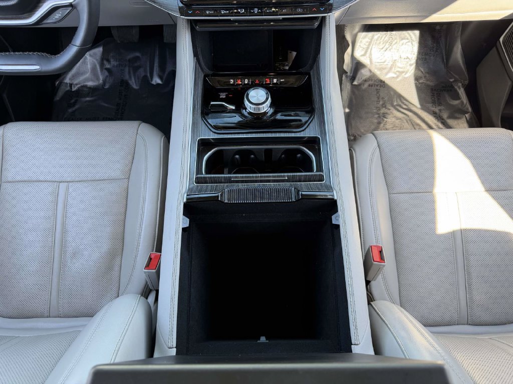 Used 2024 Jeep Wagoneer Series II AWD/4WD image 20