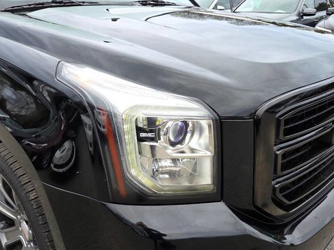Used 2016 GMC Yukon XL SLT w/ Open Road Package AWD/4WD image 20