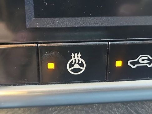 Used 2021 Nissan Rogue SV w/ Premium Package image 24