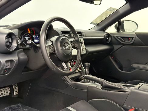 Used 2024 Toyota GR86 Premium RWD image 13
