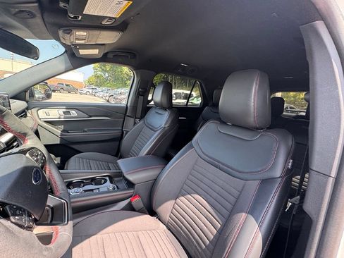 Used 2025 Ford Explorer ST-Line AWD/4WD image 8