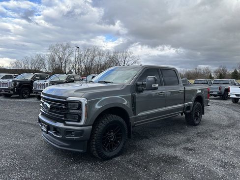 Used 2025 Ford F250 Platinum image 14
