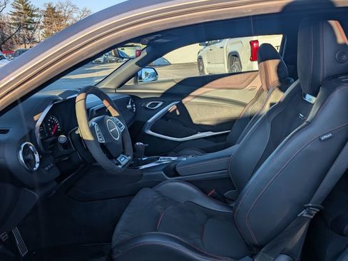 Used 2022 Chevrolet Camaro ZL1 image 13