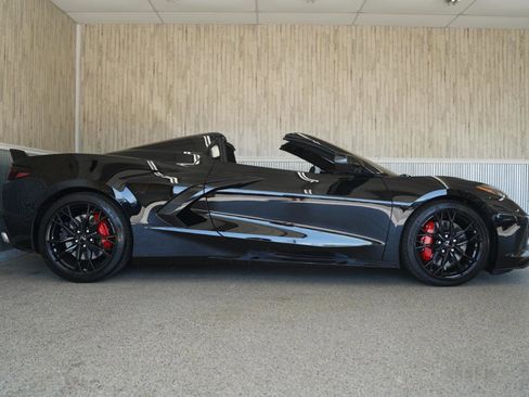 Used 2023 Chevrolet Corvette Stingray Premium Conv w/ Z51 Performance Package RWD image 12