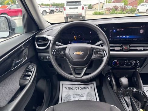 Used 2024 Chevrolet TrailBlazer LT FWD image 14