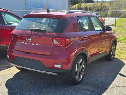 Used 2022 Hyundai Venue SEL image 12