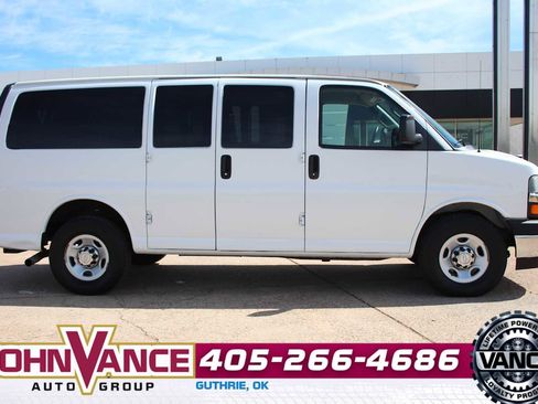 Used 2017 Chevrolet Express 2500 LT w/ LT Preferred Equipment Group image 12