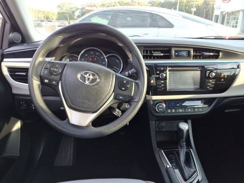 Used 2016 Toyota Corolla LE FWD image 9