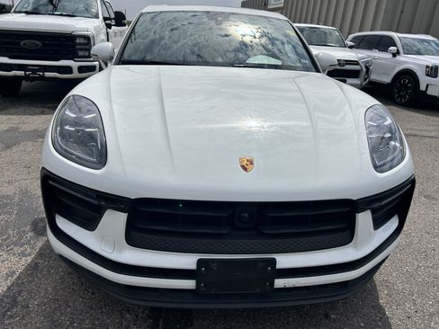Used 2024 Porsche Macan AWD/4WD image 9