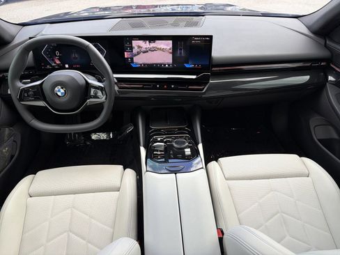 Certified 2024 BMW 530i w/ Convenience Package RWD image 13