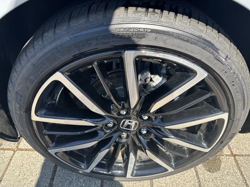 Used 2024 Honda Accord Touring image 10
