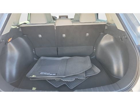 Used 2022 Toyota Corolla Cross L image 12