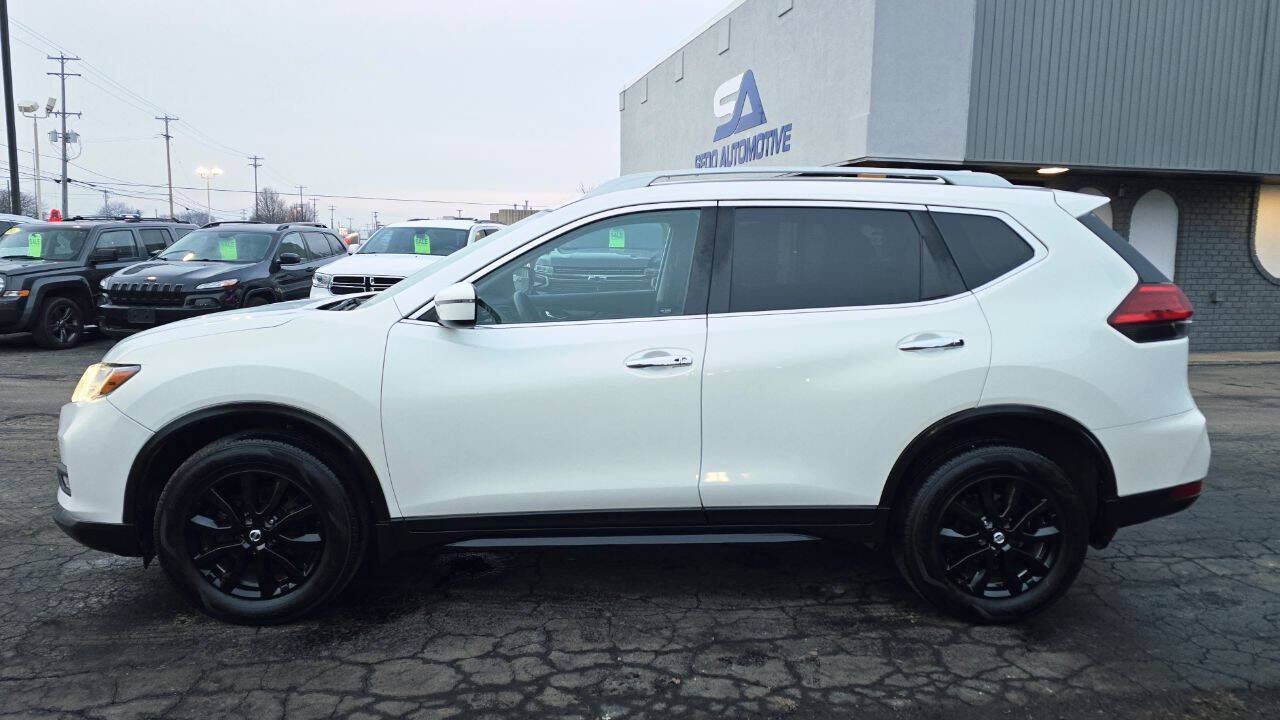 Used 2017 Nissan Rogue SV AWD/4WD image 3