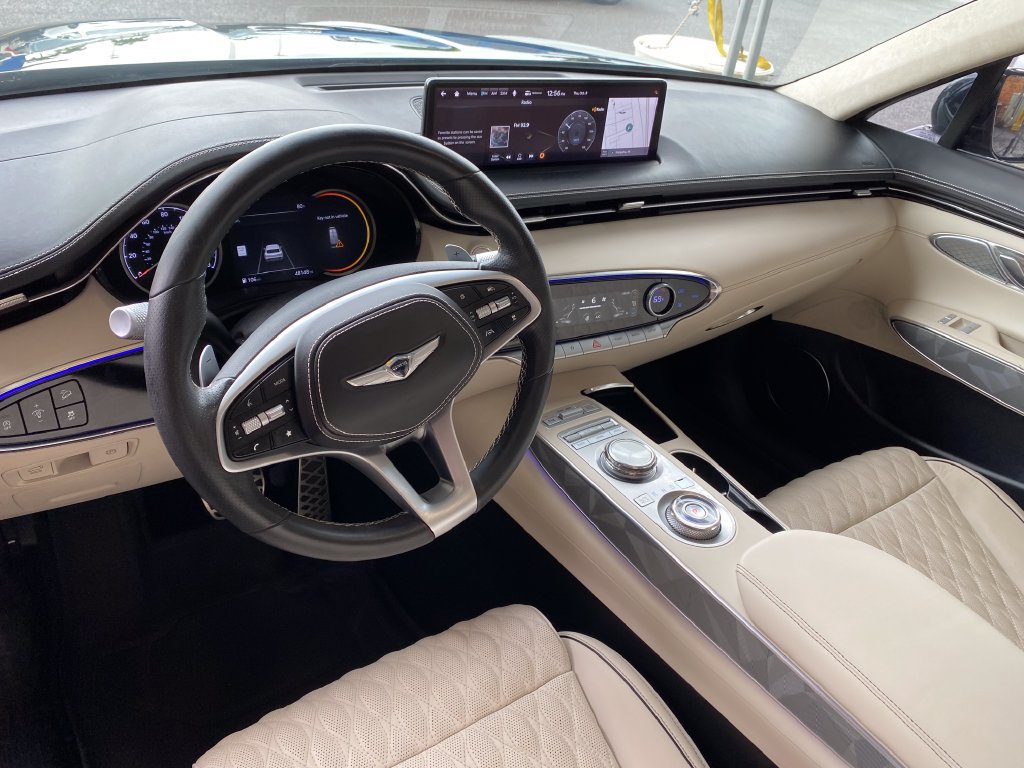 Used 2023 Genesis GV70 3.5T Sport w/ Sport Advanced Package AWD/4WD image 13