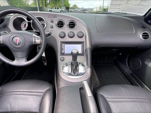 Used 2007 Pontiac Solstice Convertible w/ Premium Package RWD image 16