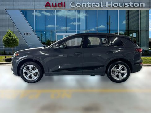 Used 2025 Audi Q6 e-tron Premium w/ Convenience Package image 2