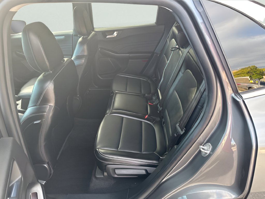 Used 2025 Ford Escape Platinum AWD/4WD image 20