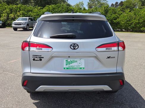 Used 2025 Toyota Corolla Cross LE FWD image 9
