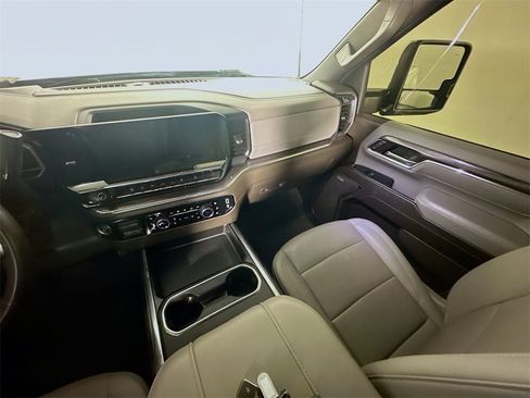 Used 2024 Chevrolet Silverado 3500 LTZ image 11