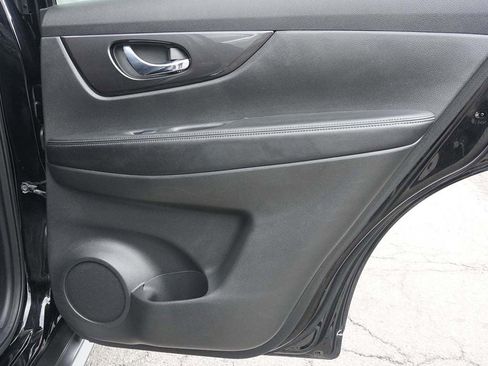 Used 2020 Nissan Rogue SV image 20