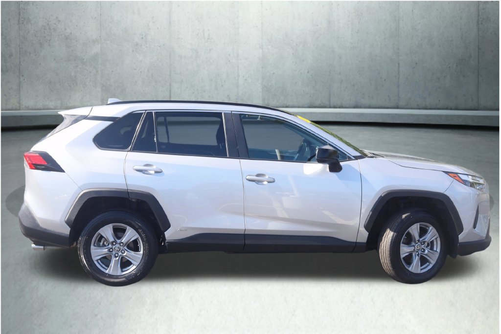 Used 2024 Toyota RAV4 LE AWD/4WD image 21