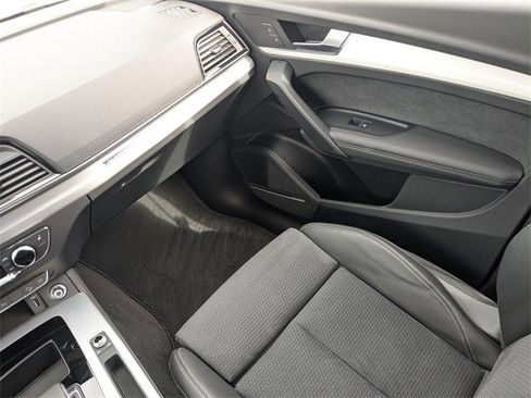 Used 2024 Audi Q5 e Premium Plus image 19