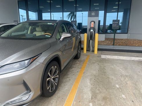 Certified 2022 Lexus RX 350 FWD w/ Premium Package image 9