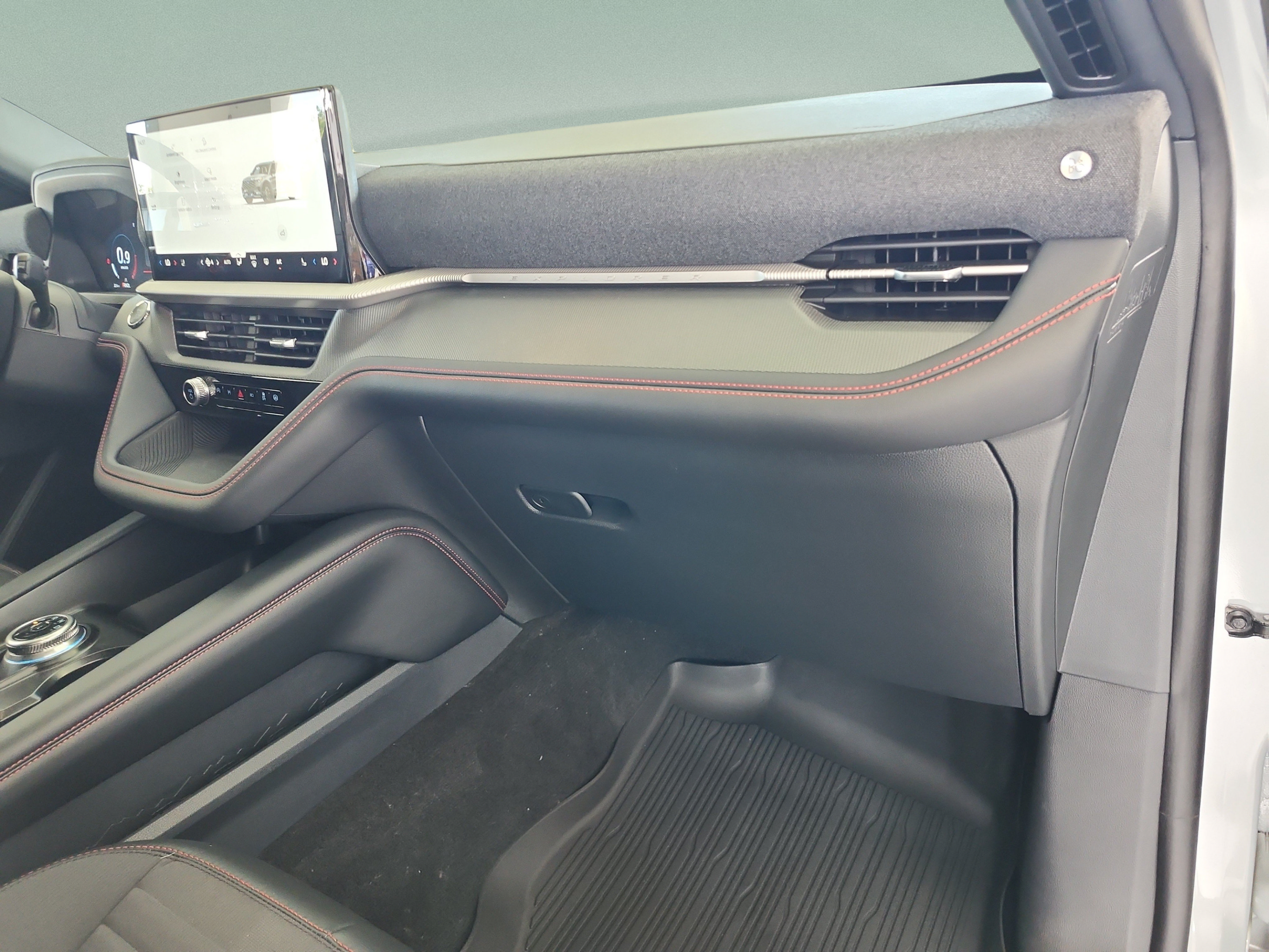 New 2026 Ford Explorer ST-Line w/ Premium Package RWD image 19
