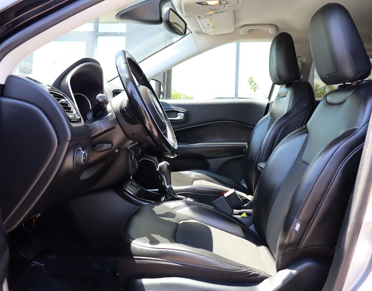 Used 2020 Jeep Compass Latitude FWD image 38