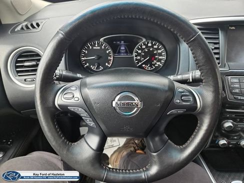 Used 2020 Nissan Pathfinder SL AWD/4WD image 25