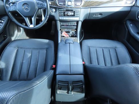 Used 2015 Mercedes-Benz E 400 Sedan image 9