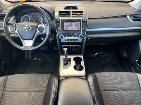 Used 2014 Toyota Camry SE FWD image 3