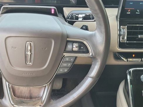 Used 2023 Lincoln Navigator Reserve image 15