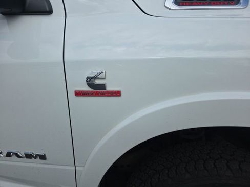 Used 2022 RAM 3500 Tradesman w/ Chrome Appearance Group AWD/4WD image 6