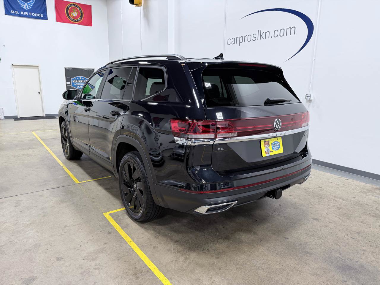 Used 2024 Volkswagen Atlas SE w/ Black Wheel Package AWD/4WD image 5