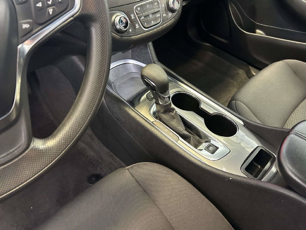 Used 2025 Chevrolet Malibu LT FWD image 19
