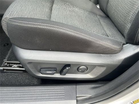 Used 2021 Nissan Rogue SV image 14