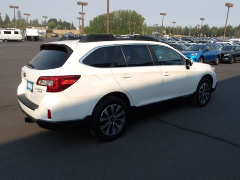 Used 2017 Subaru Outback 2.5i Limited AWD/4WD image 5