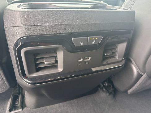 Used 2025 GMC Sierra 2500 AT4X image 19