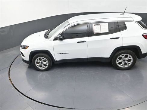Used 2025 Jeep Compass Sport image 12