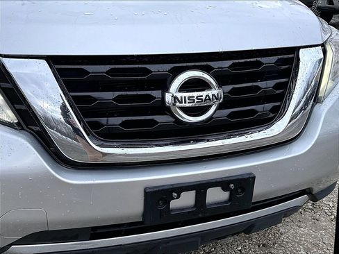 Used 2019 Nissan Pathfinder S image 20